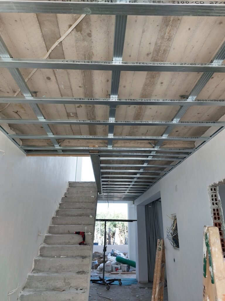 Τοποθέτηση Μεταλλικού Σκελετού Οροφής