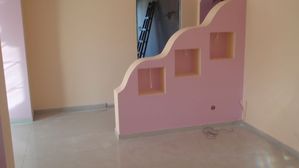 Κατασκευή διαχωριστικού τοίχου με καμπύλη